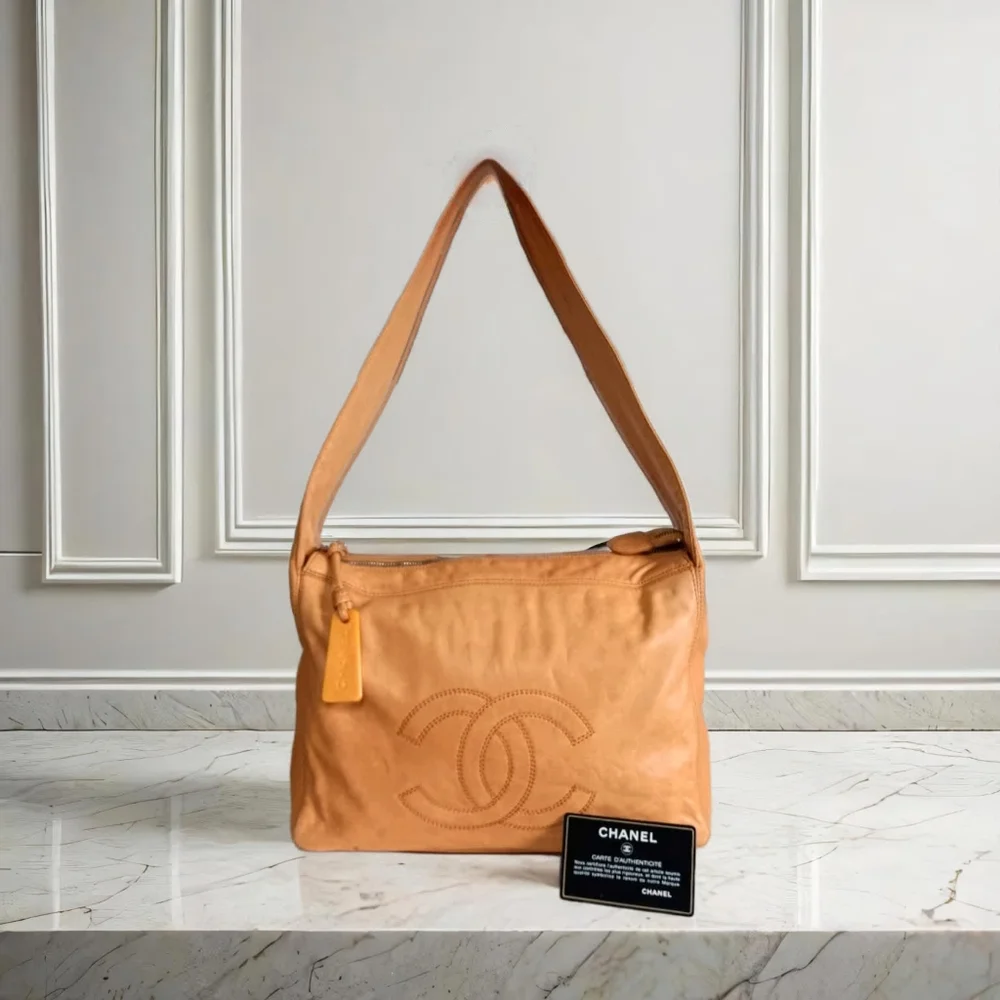 CHANEL Vintage CC Logo Mustard Lambskin Leather Shoulder Bag - Picture 15 of 16
